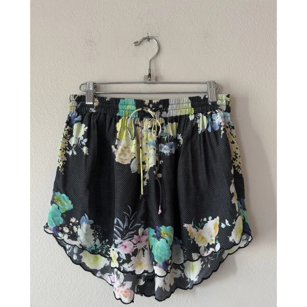 Rococo Sand Aita Shorts Women’s Size Large Scalloped Floral Print Elastic Waist‎